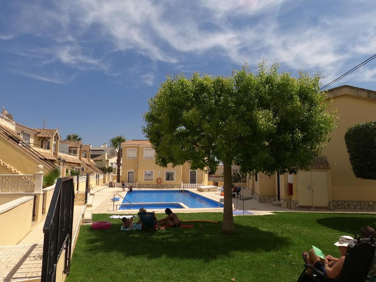 Close To Beaches & Golf Courses - With Pool & Bbq 알리칸테 외부 사진